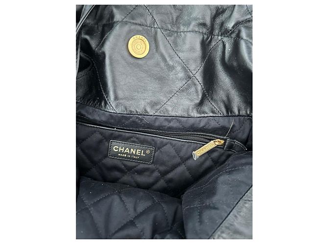 Borsa Chanel 22 Nera in Pelle di Agnello con Hardware Oro Nero - vista 8