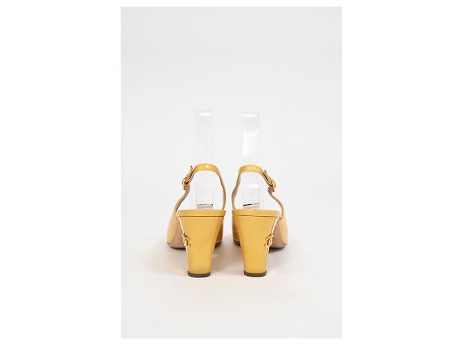 Timeless Chanel CC Slingback Pumps aus gelbem Lackleder - Ansicht 11