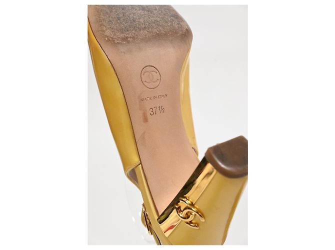 Timeless Chanel CC Slingback Pumps aus gelbem Lackleder - Ansicht 15