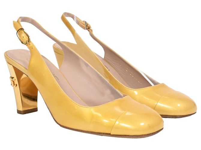 Timeless Chanel CC Slingback Pumps aus gelbem Lackleder - Ansicht 4