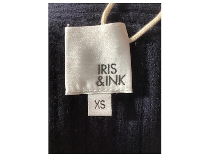 Iris & Ink V-Ausschnitt Rippstrickpullover aus marineblauem Kaschmir - Ansicht 11