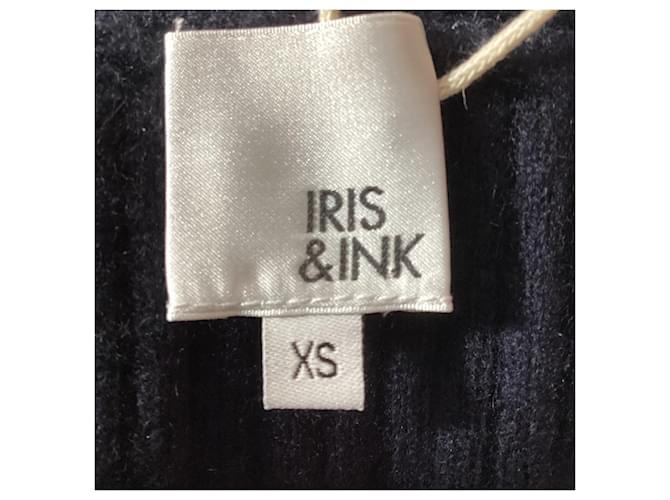 Iris & Ink V-Ausschnitt Rippstrickpullover aus marineblauem Kaschmir - Ansicht 5