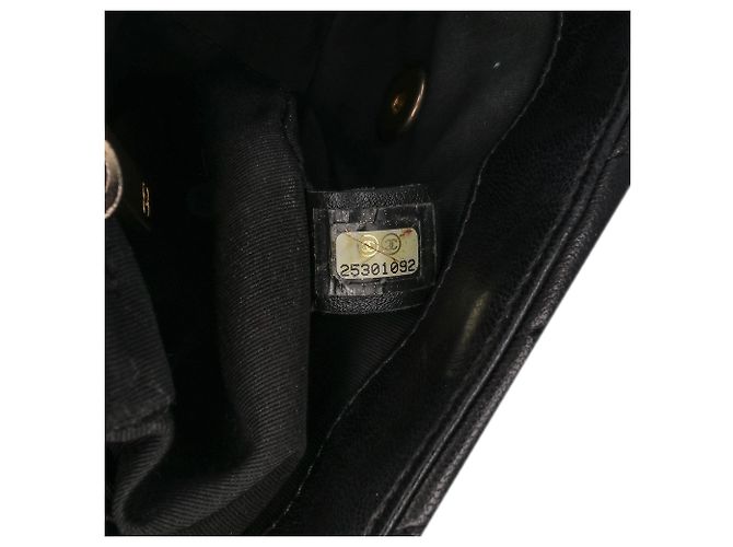 Chanel Mini Rectangulaire Noir Chevron en Agneau avec Chaîne autour du Rabat - vue 6