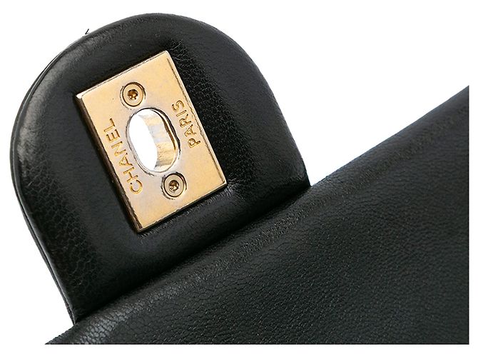 Chanel Mini Rectangulaire Noir Chevron en Agneau avec Chaîne autour du Rabat - vue 7