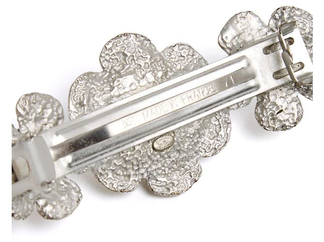 Chanel Barrette Camelia gesteppt CC Haarklammer aus Silbermetall - Ansicht 3