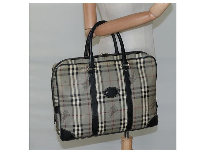 Autre Marque Burberrys Nova Check Aktentasche aus PVC-Leder grau Auth 115156 - Ansicht 20