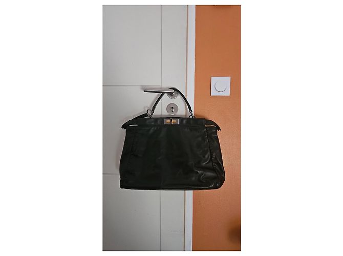 Borsa Fendi Peekaboo 40 in pelle nera Nero - vista 2