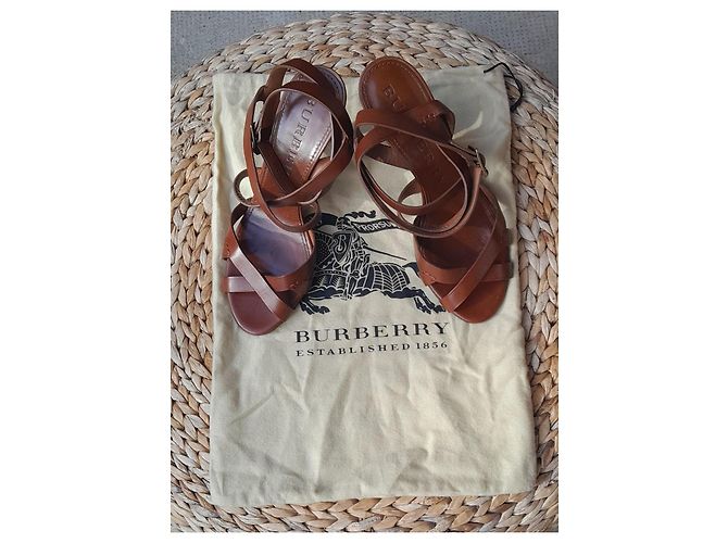 Sandali Burberry in pelle marrone - vista 2