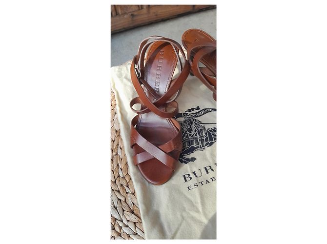 Sandali Burberry in pelle marrone - vista 5