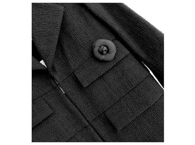 Chanel Cruise 2017 17C Schwarze Tweed Camelia Pin Jacke - Ansicht 3