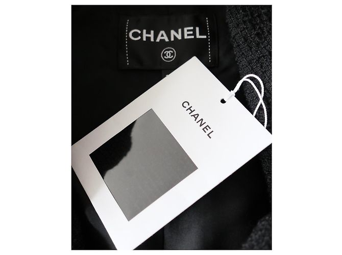 Chanel Cruise 2017 17C Schwarze Tweed Camelia Pin Jacke - Ansicht 6