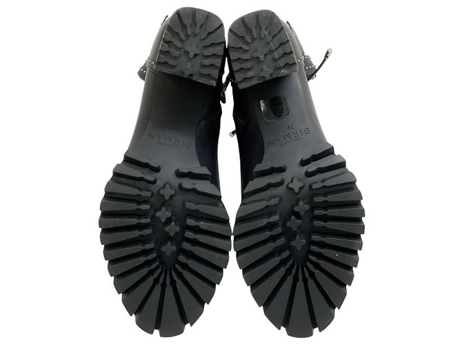 Botas de salto Evelyn pretas com tachas e cadarços de Alexandre Birman - vista 8