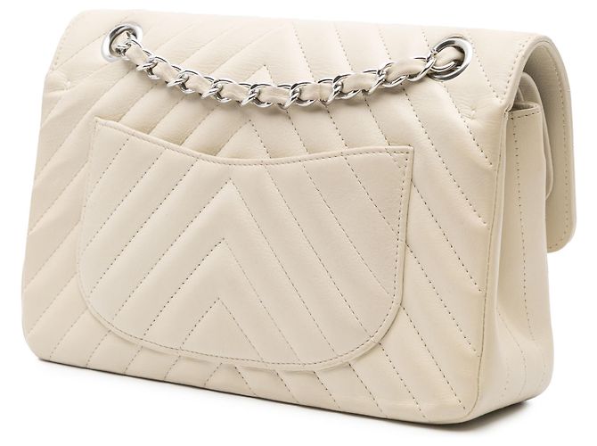 Chanel Bianco Piccolo Classico Chevron in Pelle di Agnello Doppio Flap Bianco sporco - vista 2