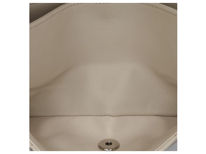 Chanel Bianco Piccolo Classico Chevron in Pelle di Agnello Doppio Flap Bianco sporco - vista 5