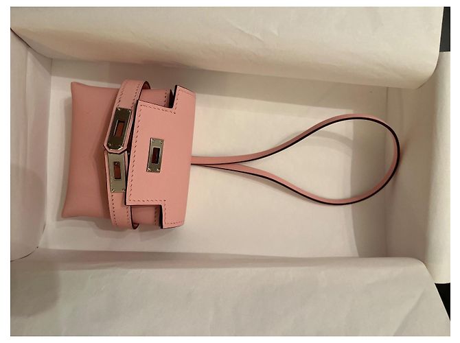 Charm Hermès Kelly Festival Rose Sakura in pelle Swift rosa - vista 12