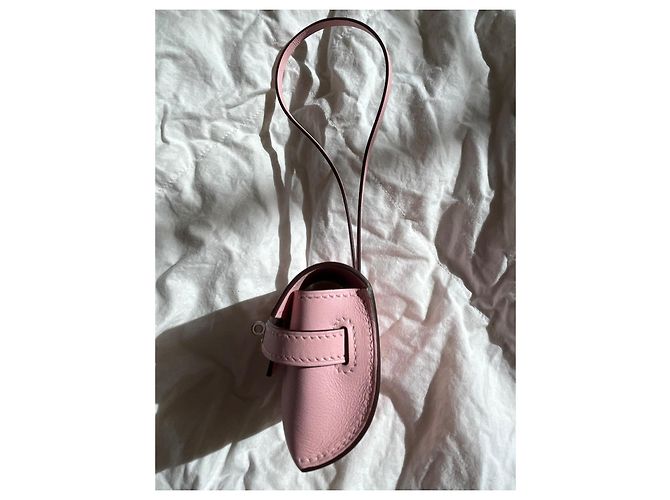 Charm Hermès Kelly Festival Rose Sakura in pelle Swift rosa - vista 5