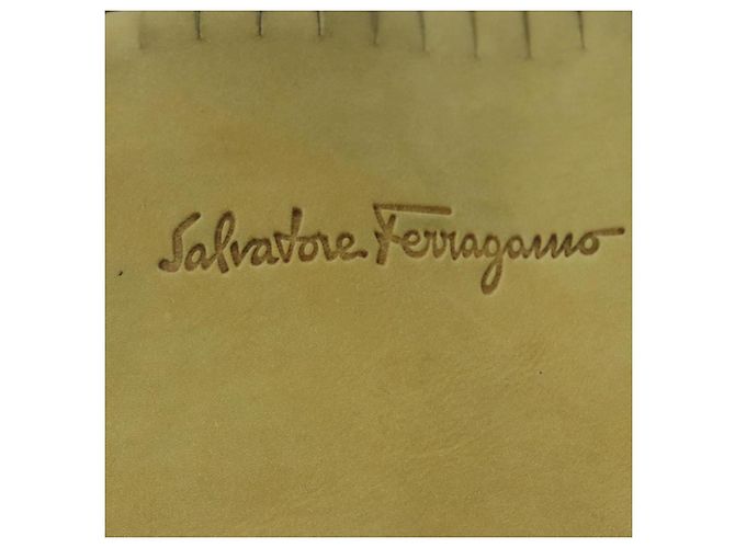Borsa a Spalla Salvatore Ferragamo in Camoscio Giallo Auth 100746 - vista 10