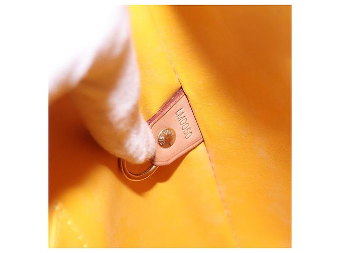 LOUIS VUITTON Monogram Vernis Bolsa de Mão Houston Amarelo M91121 LV Auth EC113 - vista 12