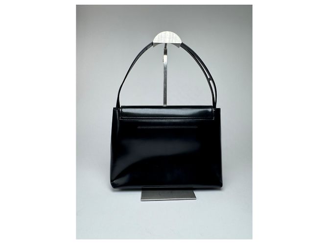 Vintage Givenchy 4G Handtasche aus Lackleder schwarz - Ansicht 4