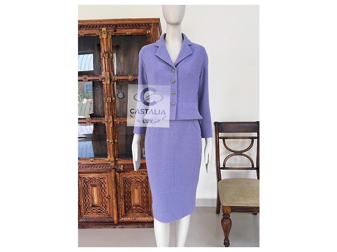 Chanel Nuevo Conjunto de Tweed Lavanda con Botones Gripoix CC 38 FR - vista 2