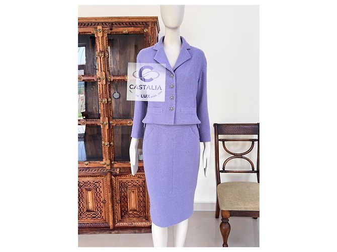 Chanel Nuevo Conjunto de Tweed Lavanda con Botones Gripoix CC 38 FR - vista 9