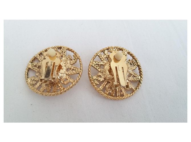 Autre Marque Orecchini con clip - Ottime condizioni - AGATHA PARIS Bianco D'oro Crudo Bianco sporco Gold hardware - vista 4