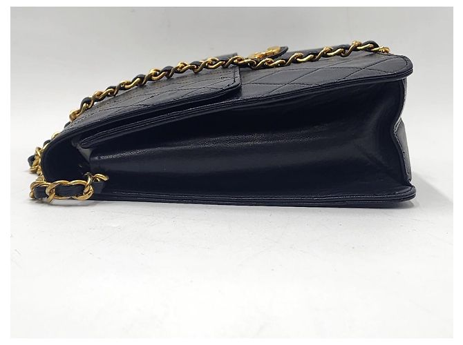 Chanel Classico Senza Tempo Trapuntato con Patta Singola Nero - vista 10