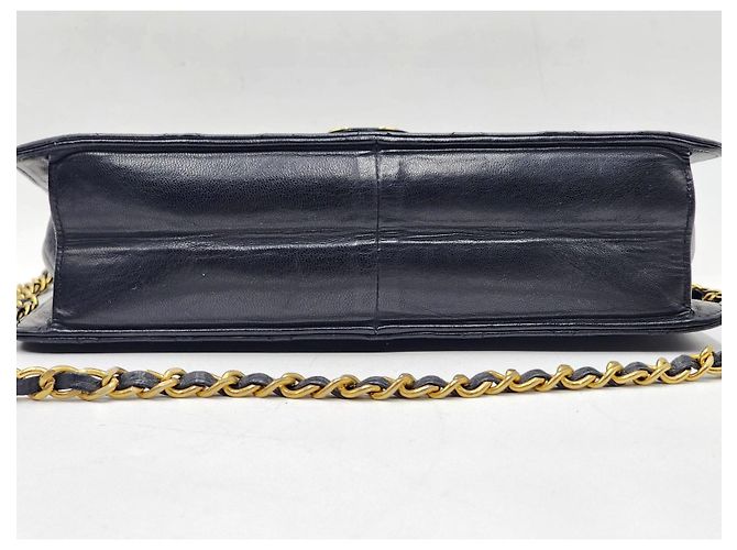 Chanel Classico Senza Tempo Trapuntato con Patta Singola Nero - vista 12