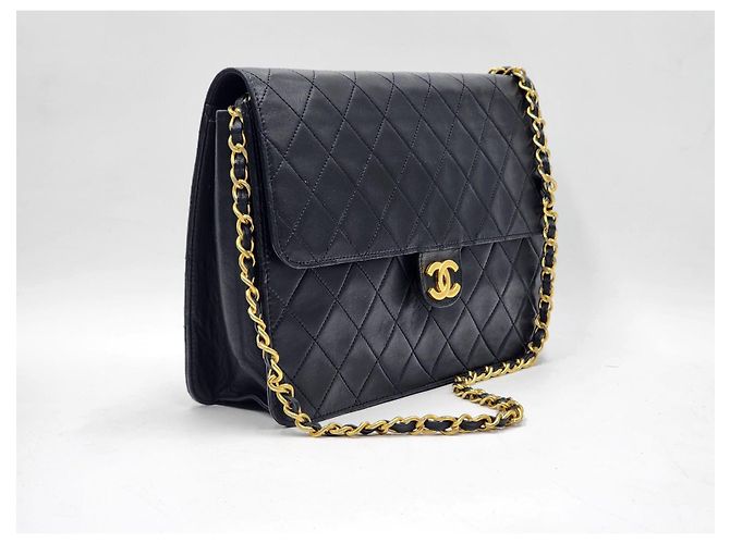 Chanel Classico Senza Tempo Trapuntato con Patta Singola Nero - vista 3