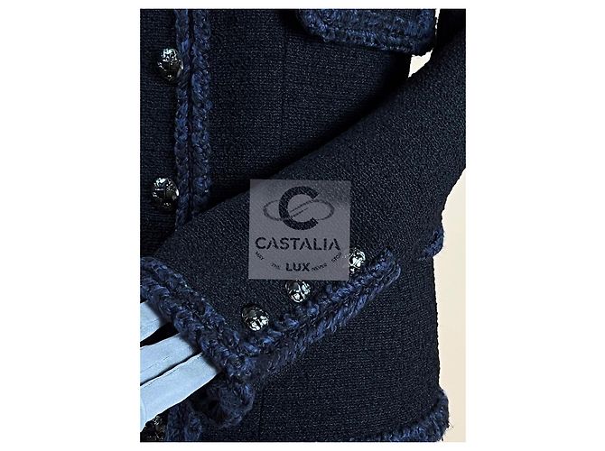 Chanel Ikonische schwarze Tweedjacke von Keira Knightley - Ansicht 11