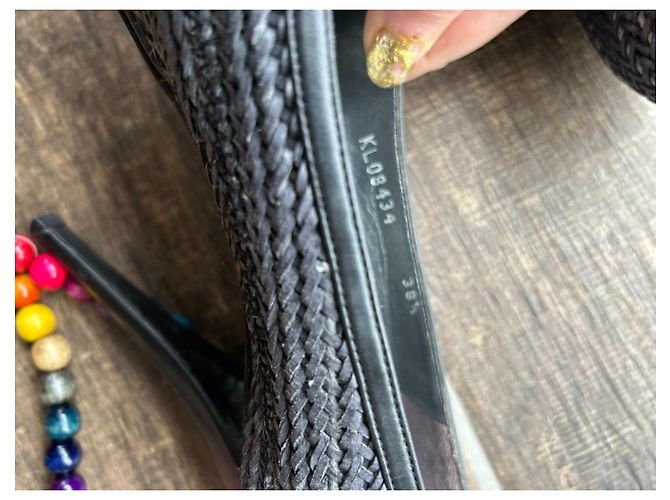 Décolleté Stuart Weitzman in pelle nera Nero - vista 2