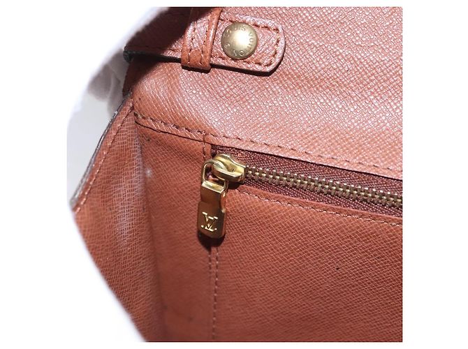 LOUIS VUITTON Monogram Bordeaux 24 Borsa a Spalla M51798 LV Auth ar13297 Monogramma - vista 22