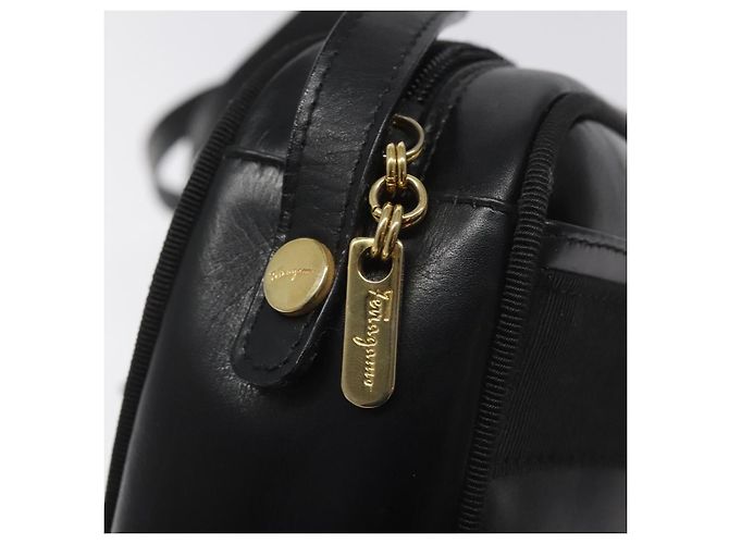 Borsa a Spalla Vala in Pelle Nera e Oro Salvatore Ferragamo Auth am7884 - vista 19