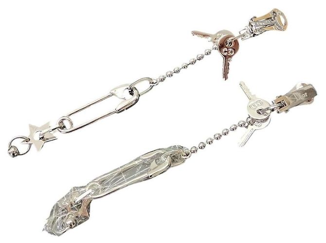 Orecchini lunghi in argento con spille da balia e chiavi di Christian Dior John Galliano - vista 3