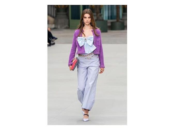 Chaqueta Chanel Coco Express Morada con Cadena Púrpura - vista 6