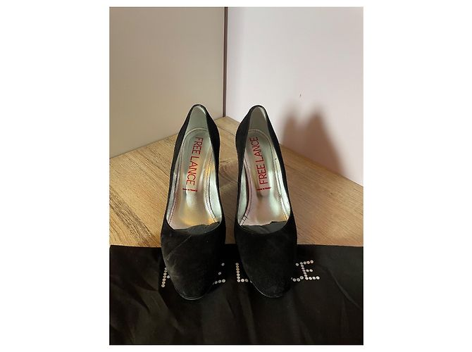 Décolleté Free Lance in suede nero punta tonda Taglia 39 - vista 3
