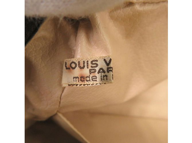 Borsa Clutch Monogram True Toilet 28 di Louis Vuitton Marrone Monogramma - vista 9