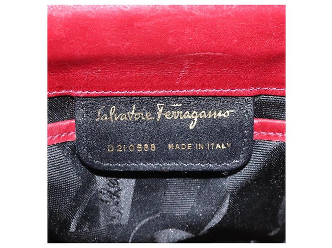 Borsa a spalla Salvatore Ferragamo in pelle rossa dorata Auth EC330 Rosso D'oro - vista 15