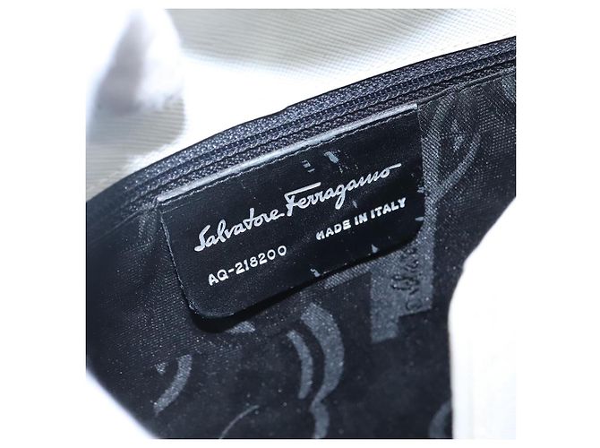 Borsa a spalla in pelle bianca Salvatore Ferragamo Auth bs23066 Bianco - vista 16
