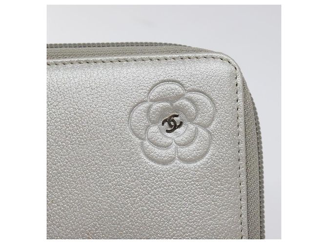 CHANEL Camelia Cartera Larga Cuero Plata CC Auth am7960 - vista 13