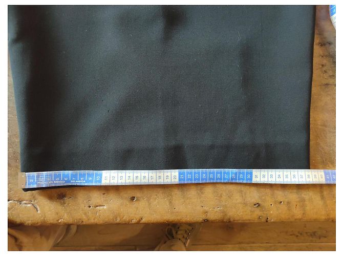 Lanvin Rockanzug aus Wolle in Schwarz mit Samtkragen - Ansicht 7