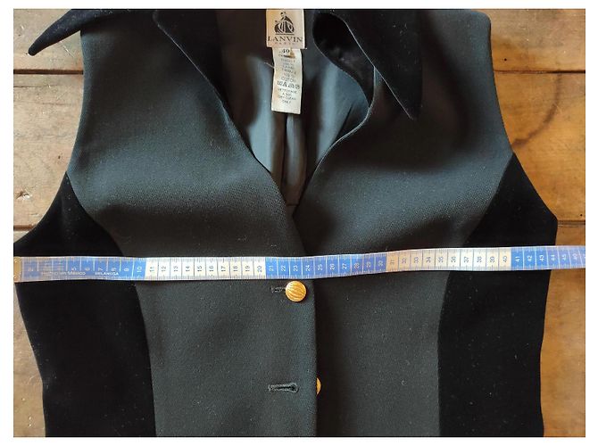 Lanvin Rockanzug aus Wolle in Schwarz mit Samtkragen - Ansicht 10