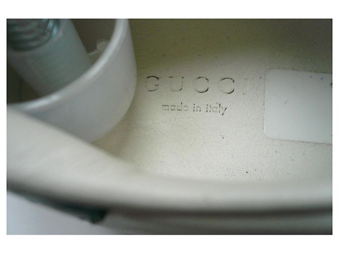 GUCCI Baskets cuir ACE blanches bon état T38 - vue 4