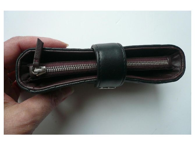 Portafoglio CC CHANEL - O Mini nero trapuntato con zip IN BUONE CONDIZIONI - vista 10