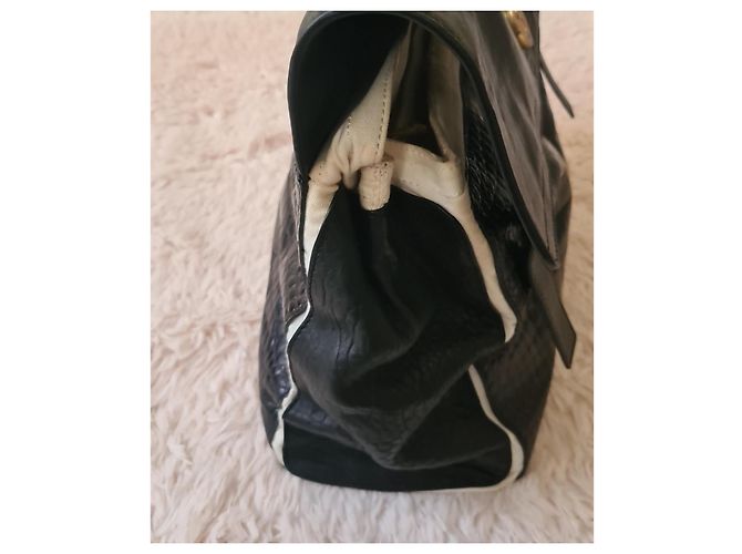 Borsa a mano Yves Saint Laurent Muse Two in pelle nera Nero - vista 3