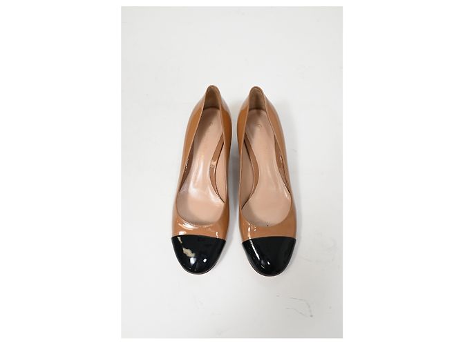 Décolleté Gianvito Rossi con punta in vernice marrone e nera - vista 12