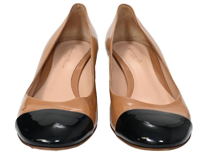 Décolleté Gianvito Rossi con punta in vernice marrone e nera - vista 2