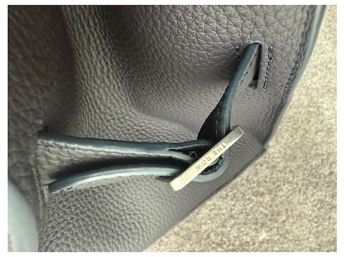 Borsa tote The Row Soft Margaux 12 in pelle blu scuro - vista 6