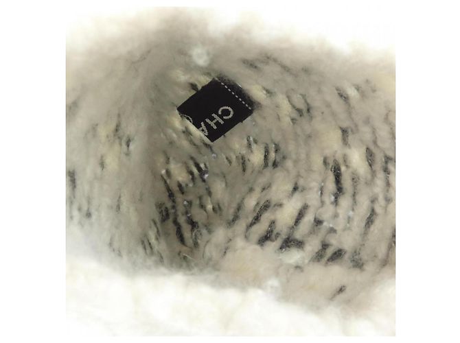 Maniche in cashmere Chanel Nero Bianco - vista 4