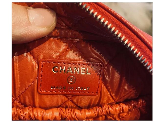 Borsa da viaggio Chanel rossa in pelle caviar Rosso - vista 10